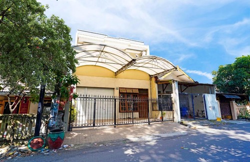 Siwalankerto Hotel | SPOT ON 91360 Swk 68 Syariah