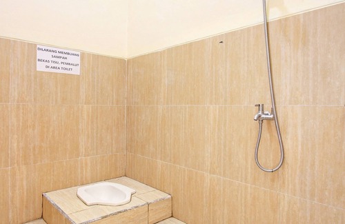 Karanganyar House | SPOT ON 91709 Aster Hotel Syariah