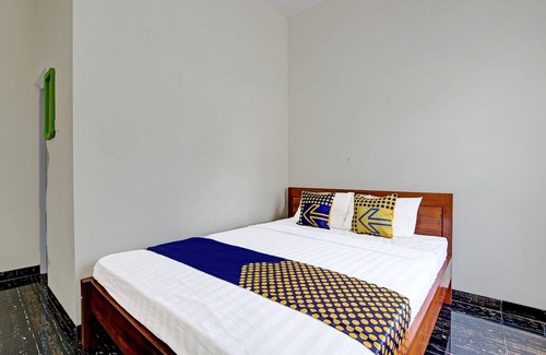 Karanganyar House | SPOT ON 91709 Aster Hotel Syariah