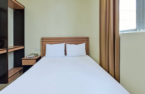 Sukabumi Hotel | SPOT ON 91723 Sony Homestay Syariah