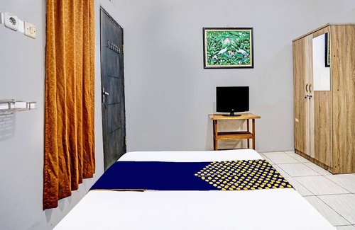Waru Hotel | SPOT ON 91789 Kost Umik Sidoarjo Syariah