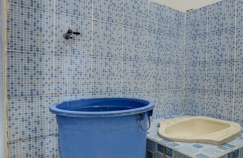 Waru Hotel | SPOT ON 91789 Kost Umik Sidoarjo Syariah