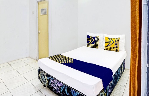 Waru Hotel | SPOT ON 91789 Kost Umik Sidoarjo Syariah