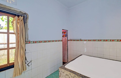 Negara Hotel | SPOT ON 92399 Hotel Sekar Jagat Near Pantai Baluk Rening