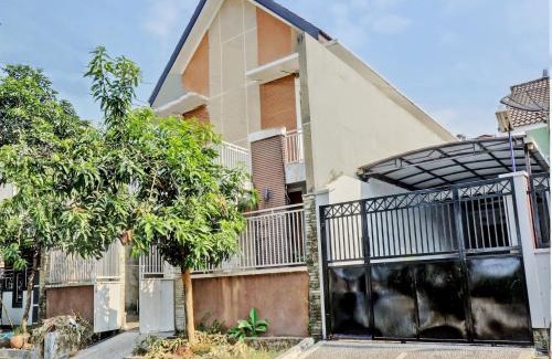 Pandaan Hotel | SPOT ON 92916 Batu Mas Homestay Syariah