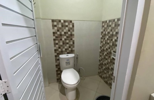 Kendal Hotel | SPOT ON 93832 Lies Kostel Syariah