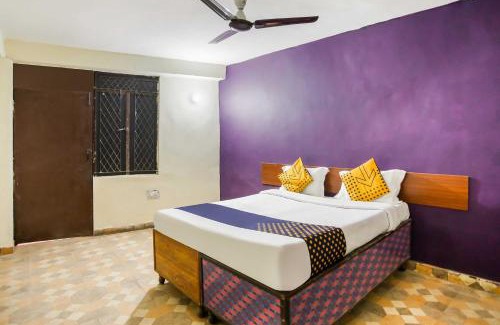New Delhi Hotel | SPOT ON Hotel Harry's 1 Near Select Citywalk Mall