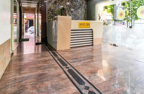 Guntur Hotel | SPOT ON Madhavi Residency & Lodge