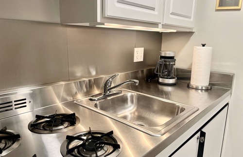 Capitol Hill Apartment | Spotless Capitol Hill Studio, 5-Min Walk to Metro!