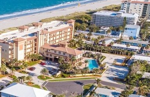Winslow Reserve Apartment | Spotless Coastal Efficiency in Cocoa Beach! - Unit B