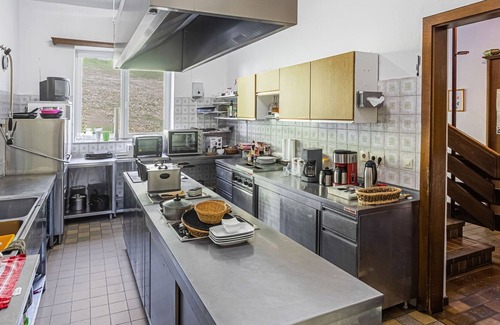 Kliening House | Sprawling Holiday Home in Kliening near Ski Area, F1 Circuit