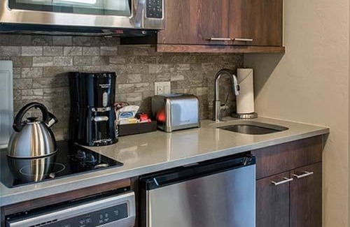 Peak 8 Condo | SPRING BREAK - SLOPESIDE Luxury Ski-in/Ski-out- Grand Colorado Peak 8 - SLEEPS 4