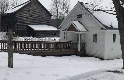 Town of New Scotland House | Spring Cottage at Moak's Bend Farm