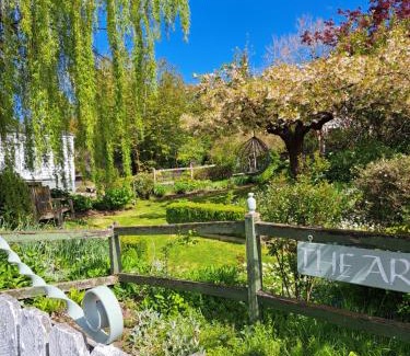 Lawrence Ski Chalet | Spring Cottage