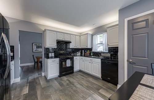 Pflugerville House | Spring Family Escape: Clean, Comfortable, Bright, and Perfect for Families
