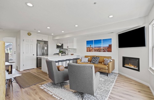 Wolf Creek Condo | Spring rates celebrate end of ski season and the welcoming of spring colors!