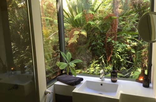 Bar Point Cottage | spring specials .ALLAWAH. fireside living HAWKESBURY RIVER spectacular views