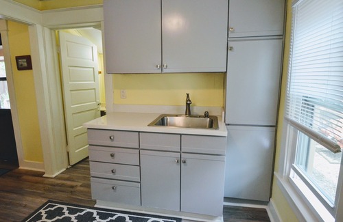 South Haven Cottage | SPRING & SUMMER COTTAGE- PERFECT LOCATION - One block to Lake Michigan