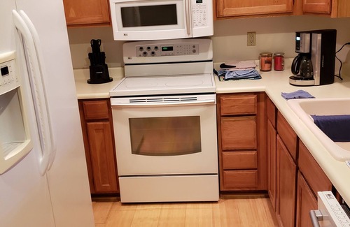 Mission Monterey Condo | Spring Training, Tennis, Golf, or Relaxation, this is your happy place.