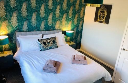 Dunfermline House | Springbank Holiday Home