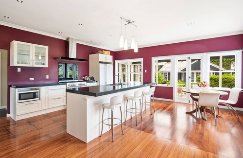 Springfield House | Springfield Rise Lodge - Rotorua Holiday Home