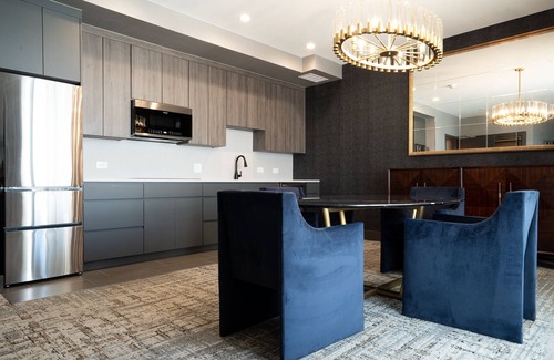 Chinatown Hotel | SpringHill Suites by Marriott Chicago Chinatown