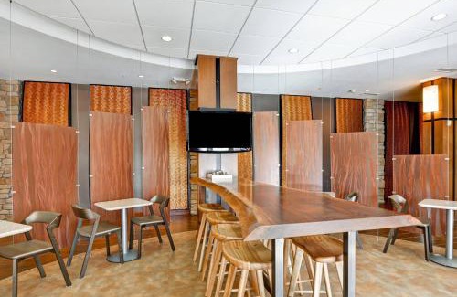 Jewell Heights - Hoffman Heights Hotel | SpringHill Suites Denver at Anschutz Medical Campus