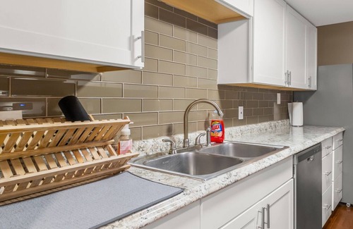 Saratoga Springs House | Springs Townhome with Community Pool!