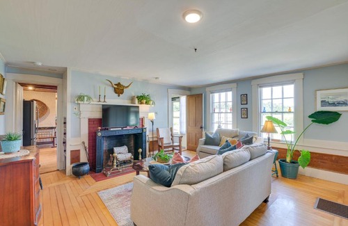 Freedom House | Springvale Farm Freedom Home with Hiking Trail!