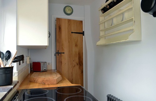 West Wittering Cottage | Springwell , West Wittering - a cottage that sleeps 4 guests in 2 bedrooms