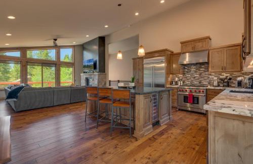 Truckee House | Spruce Haven by Tahoe Getaways at Tahoe Donner - Luxury Pet Friendly Cabin w Private Hot Tub