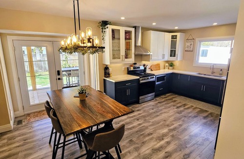 Historic Old Town Apartment | Spruce Suite (Broken Pine)