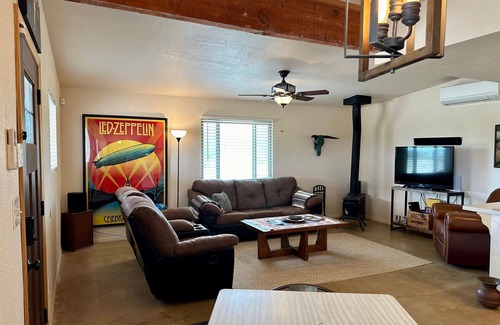 Landers House | Spy Mountain Hideaway On 5 Acres W/Hot Tub & Privacy! 1 Bedroom Home by RedAwning