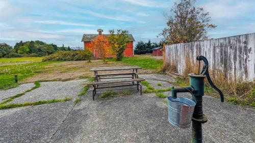 Sequim House | SQ The-Crab-Shack