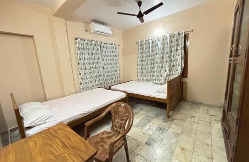 Krishnanagar Hotel | Sri Mayapur Chandrodaya Guest House and Event Holder