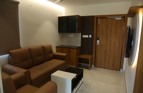 Narasaraopet Hotel | SRIPADAM GRAND