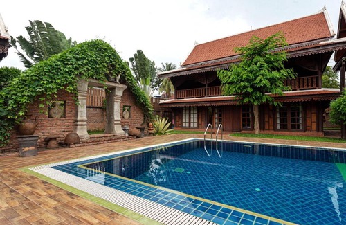 Vientiane House | SRIPHAYA 2 Lao style Poolside Villa