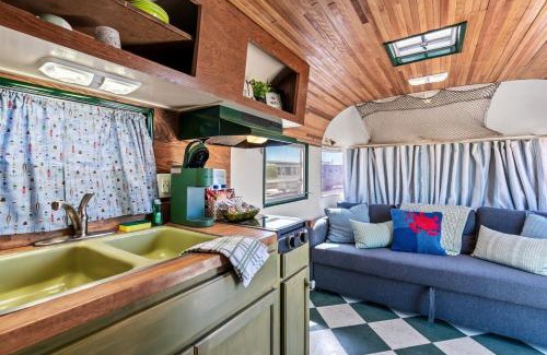 Tombstone Bed & Breakfast | SS Mindy - A Unique Tombstone Stay