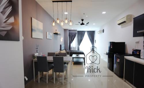 Subang Jaya Apartment | SS15 Courtyard Subang Jaya Sunway Modern Studio Projector Home cinema 120 Inch TV box #10