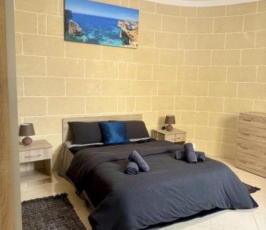 Xaghra Apartment | St Anglu Xaghra Family Stay - Lift and AC included