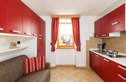 Livinallongo del Col di Lana Apartment | Studio Apartment 'Cesa Raggio Di Sole Monolocale' with Mountain View and Wi-Fi