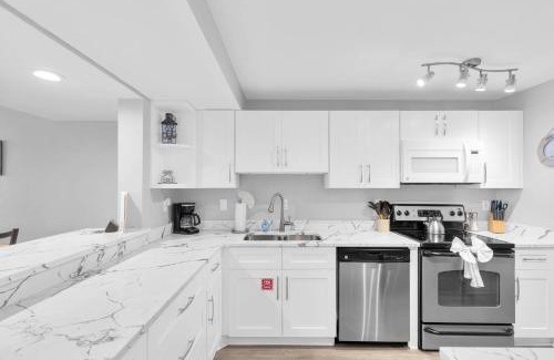 Meadows House | St John - Downtown Waterfront Penthouse Pool Parking Dock