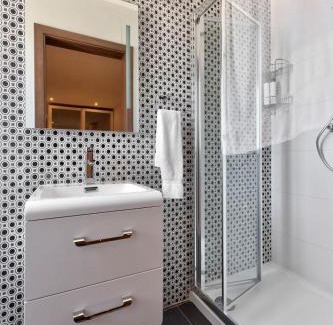Ta' Giorni Apartment | St Julians flat with Jacuzzi