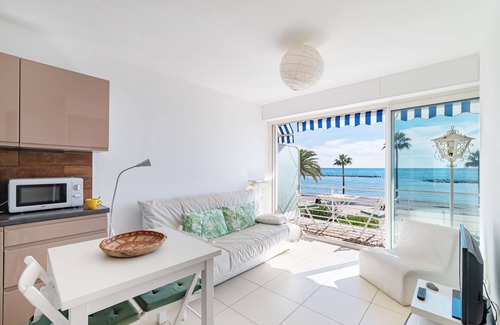 Saint-Laurent-du-Var Apartment | ST-LAURENT-DU-VAR - PRETTY 2 ROOMS BY THE SEA