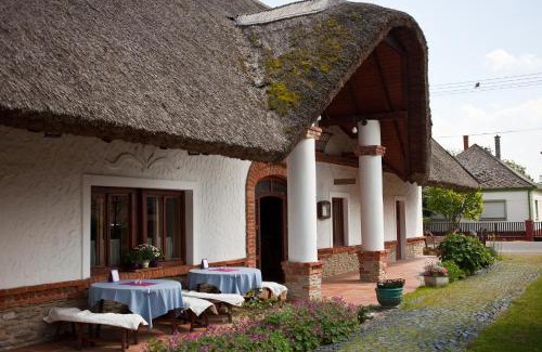 Vasszentmihaly Bed & Breakfast | St.Michael Panzió Lovaspark