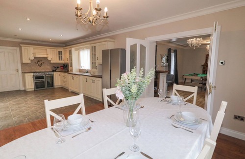 Muff Cottage | ST. MICHAEL'S, pet friendly, with hot tub in Muff, County Donegal