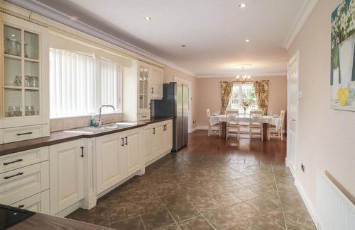 Muff Cottage | ST. MICHAEL'S, pet friendly, with hot tub in Muff, County Donegal