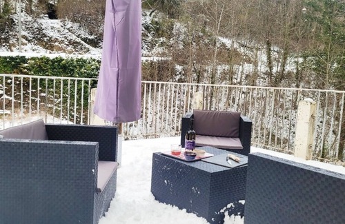 Saint-Nectaire Apartment | St Nectaire: Balneo apartment with large standing terrace