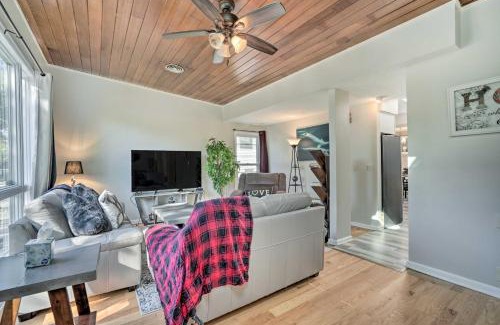 Highland House | St Paul Abode with Deck about 6 Mi to Minneapolis!