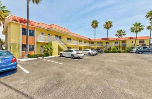 Belle Vista Apartment | St Pete Beachside Condo 3